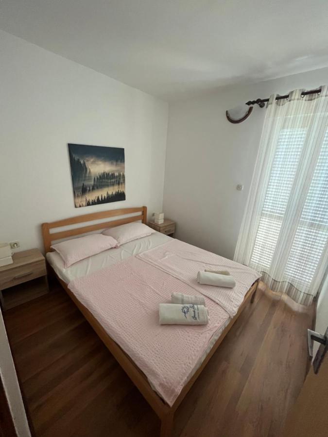 Apartments And Rooms Markovski Palit Exterior foto