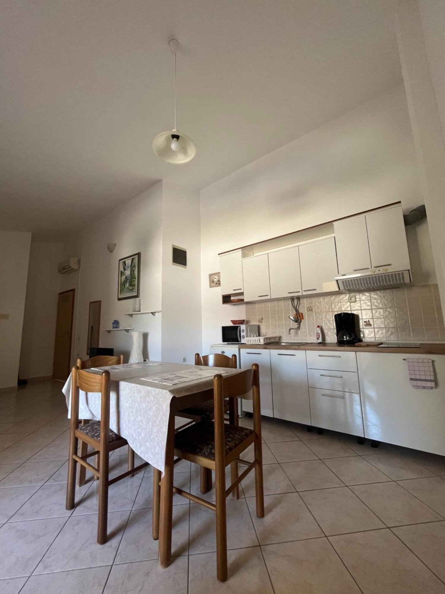 Apartments And Rooms Markovski Palit Exterior foto